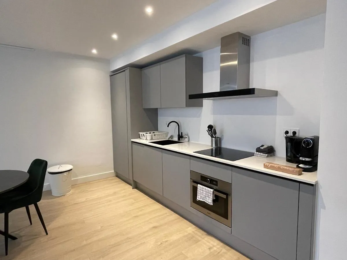 Beautiful 1 Bedroom Serviced Apartment 76M2 -Mnl B- 로테르담