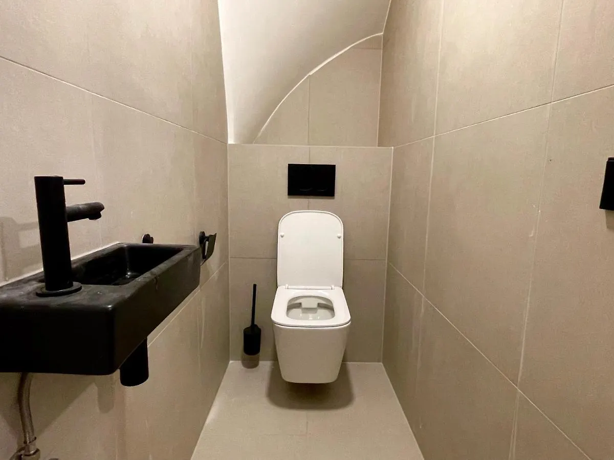 Beautiful 1 Bedroom Serviced Apartment 76M2 -Mnl B- 로테르담
